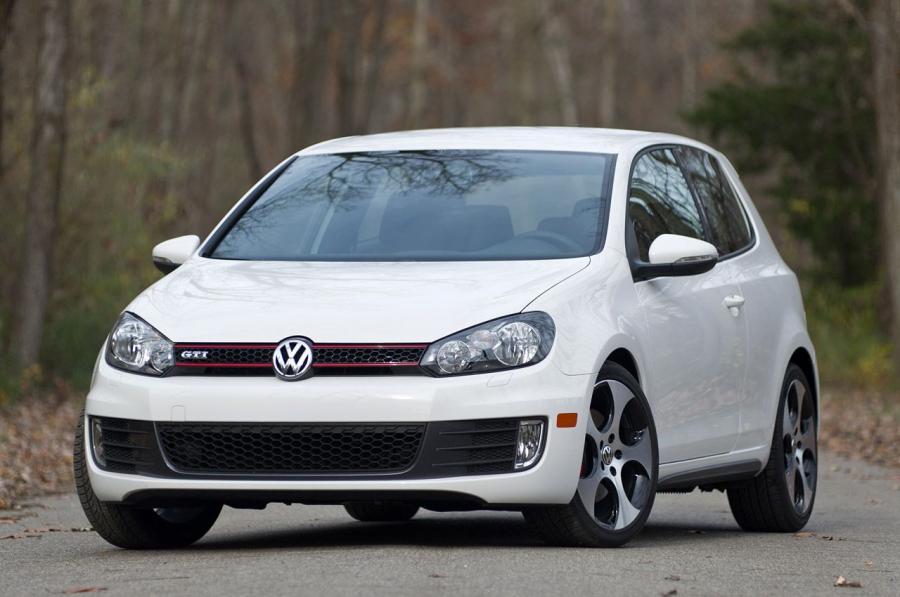  Volkswagen Golf GTi 2012 года  (фото 44 из 48)